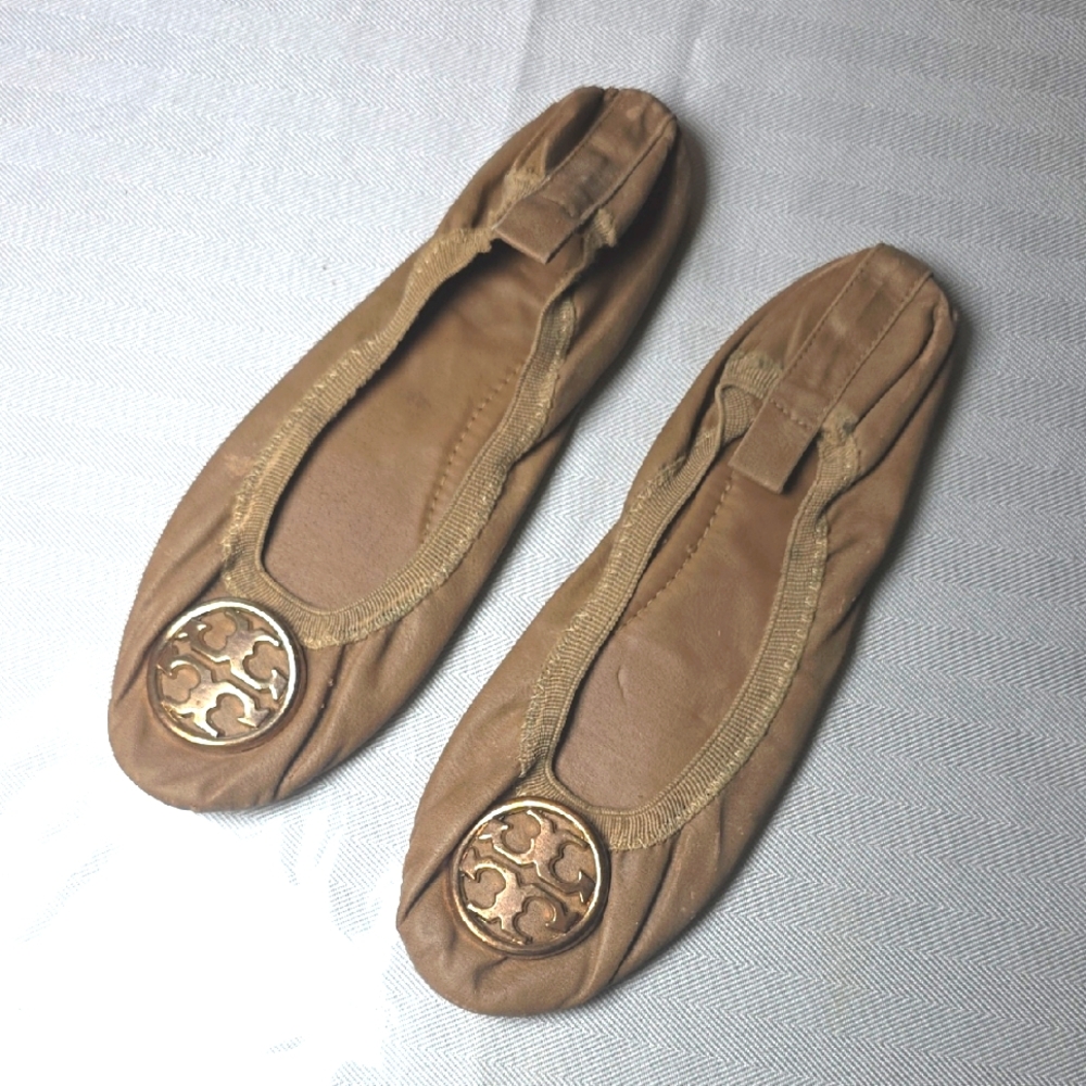 Tory Burch Elegant Tan Ballet Flats 37‎